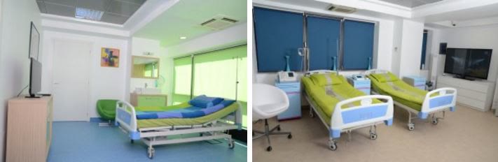 Rezervele post-operatorii ale clinicii Implantodent, cu paturi medicale și televizor, pentru recuperarea pacienților