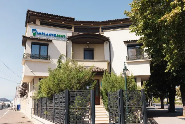 Clinica Implantodent Constanța, galerie foto