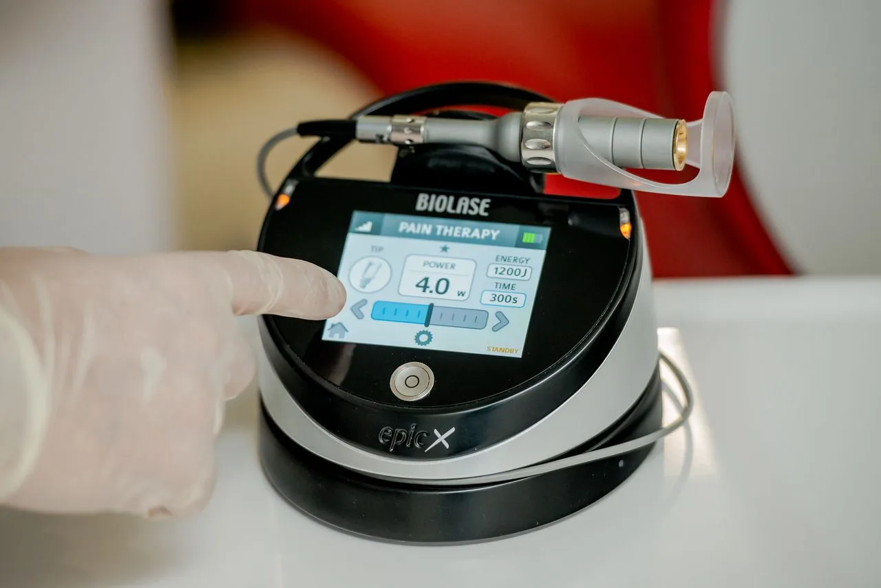 Laserul Biolase Epic X, pregătit pentru un tratament